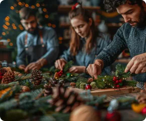 Salariés en pleine animation de décoration de Noël