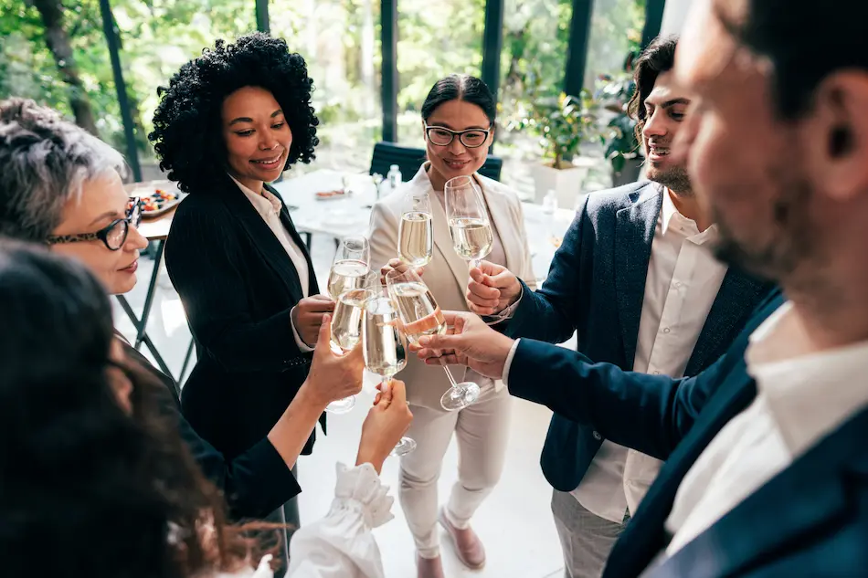 Salariés lors d'une soirée d'entreprise à Paris